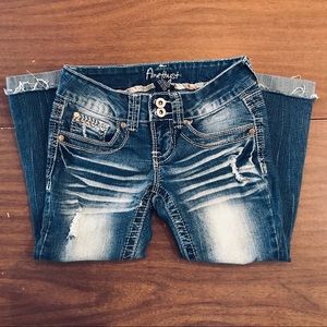 Ripped Capri Jeans 😍